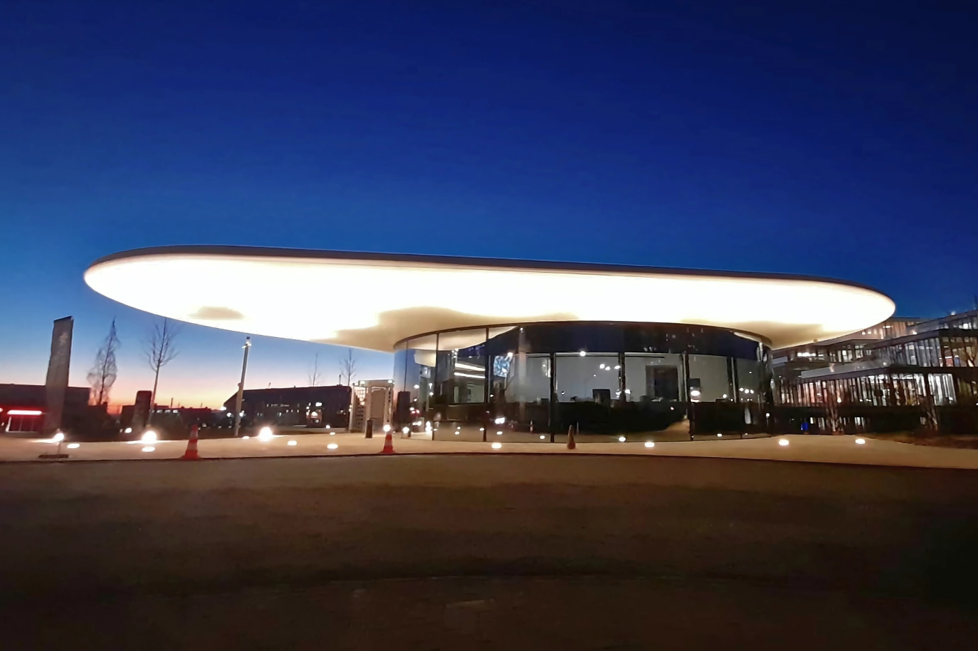 Éclairage extérieur professionnel en Suisse : SOS-Light chez SICPA à Prilly