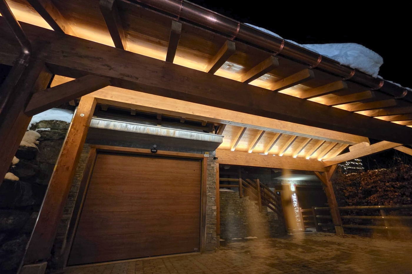 Éclairage extérieur de chalet en Valais